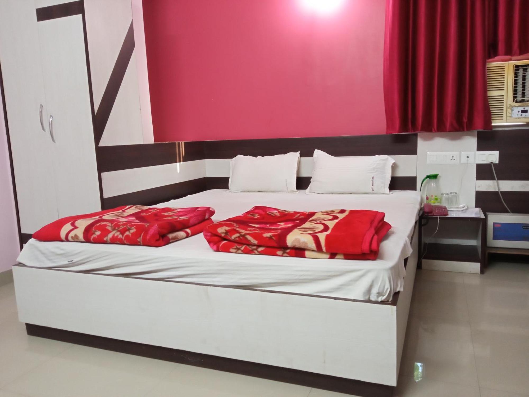 Hotel Viraat Inn Gaya Camera foto