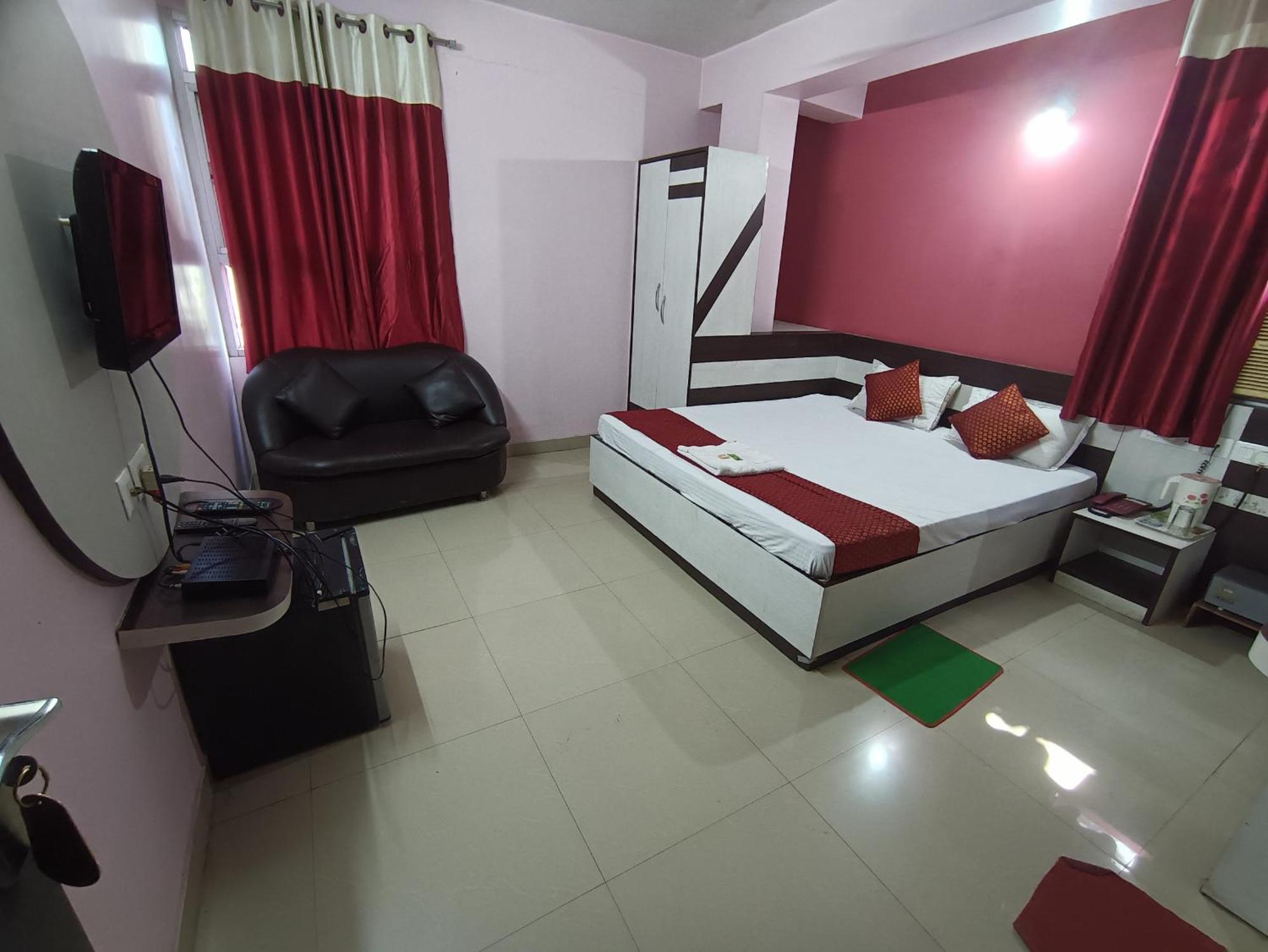 Hotel Viraat Inn Gaya Esterno foto
