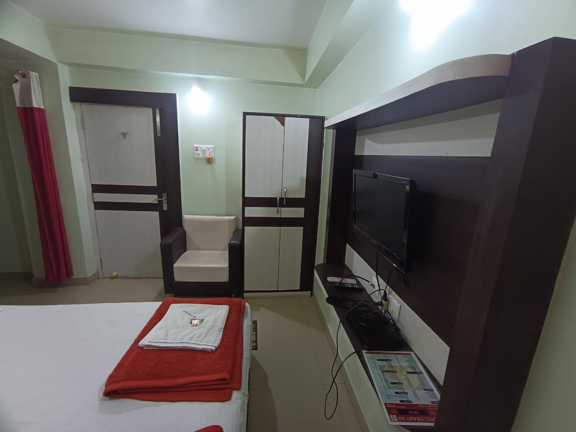 Hotel Viraat Inn Gaya Esterno foto
