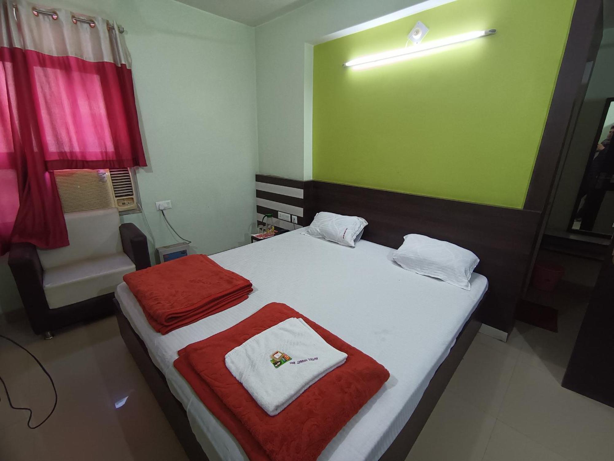 Hotel Viraat Inn Gaya Esterno foto