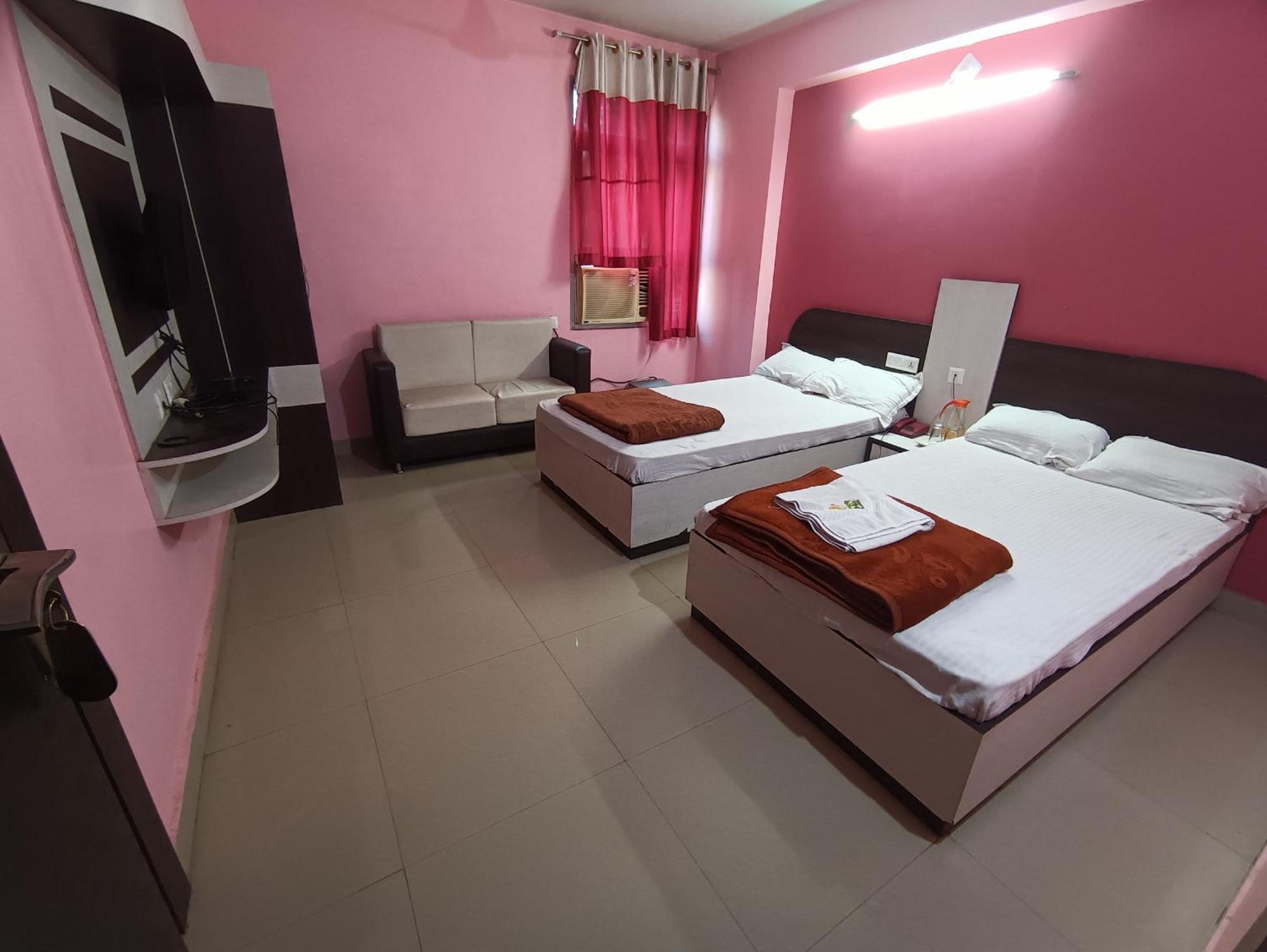 Hotel Viraat Inn Gaya Esterno foto