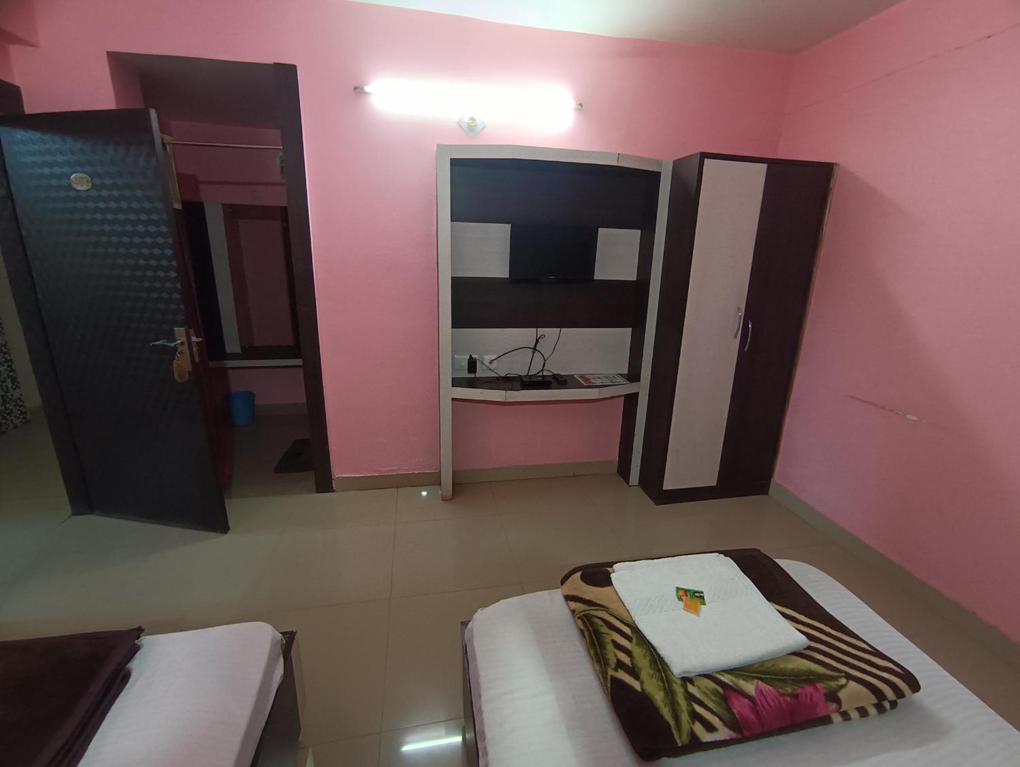 Hotel Viraat Inn Gaya Esterno foto