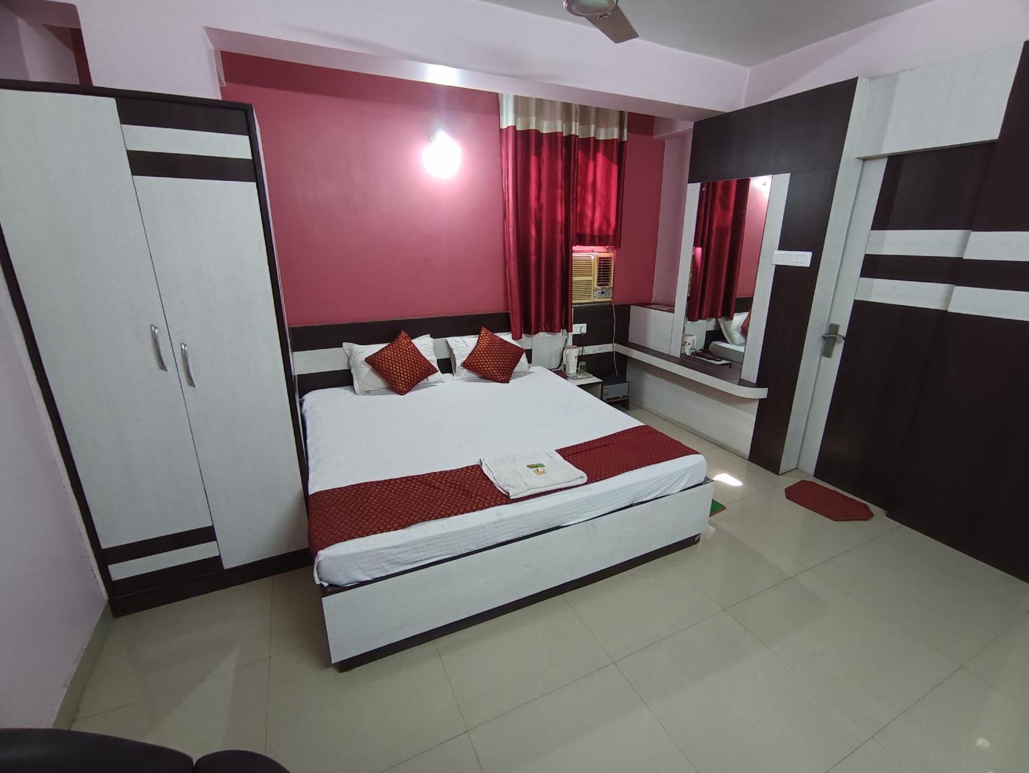 Hotel Viraat Inn Gaya Esterno foto