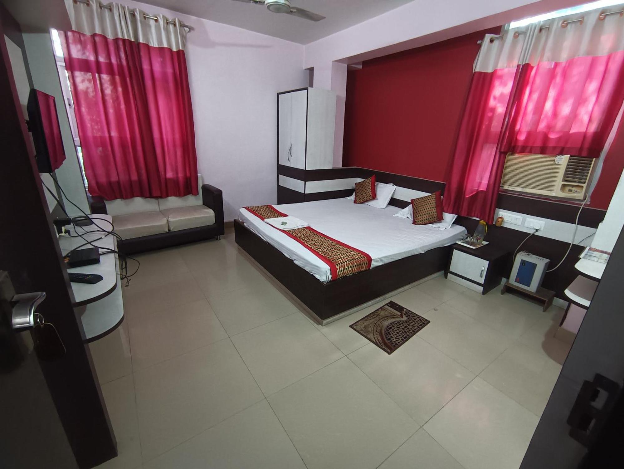 Hotel Viraat Inn Gaya Esterno foto