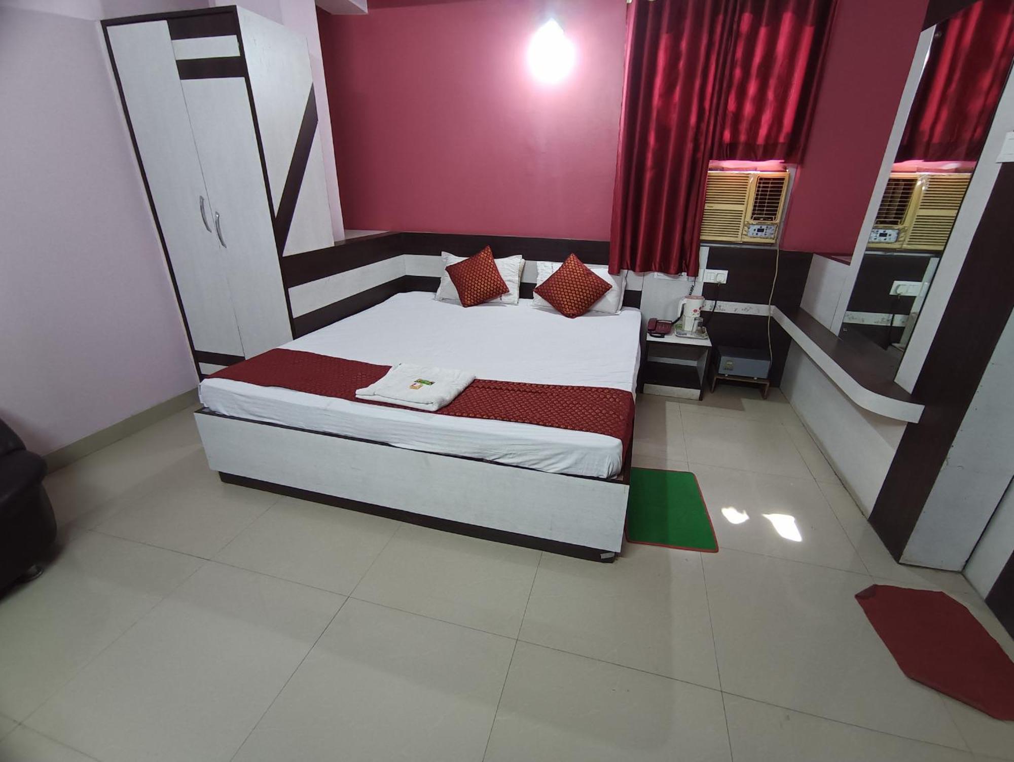 Hotel Viraat Inn Gaya Esterno foto