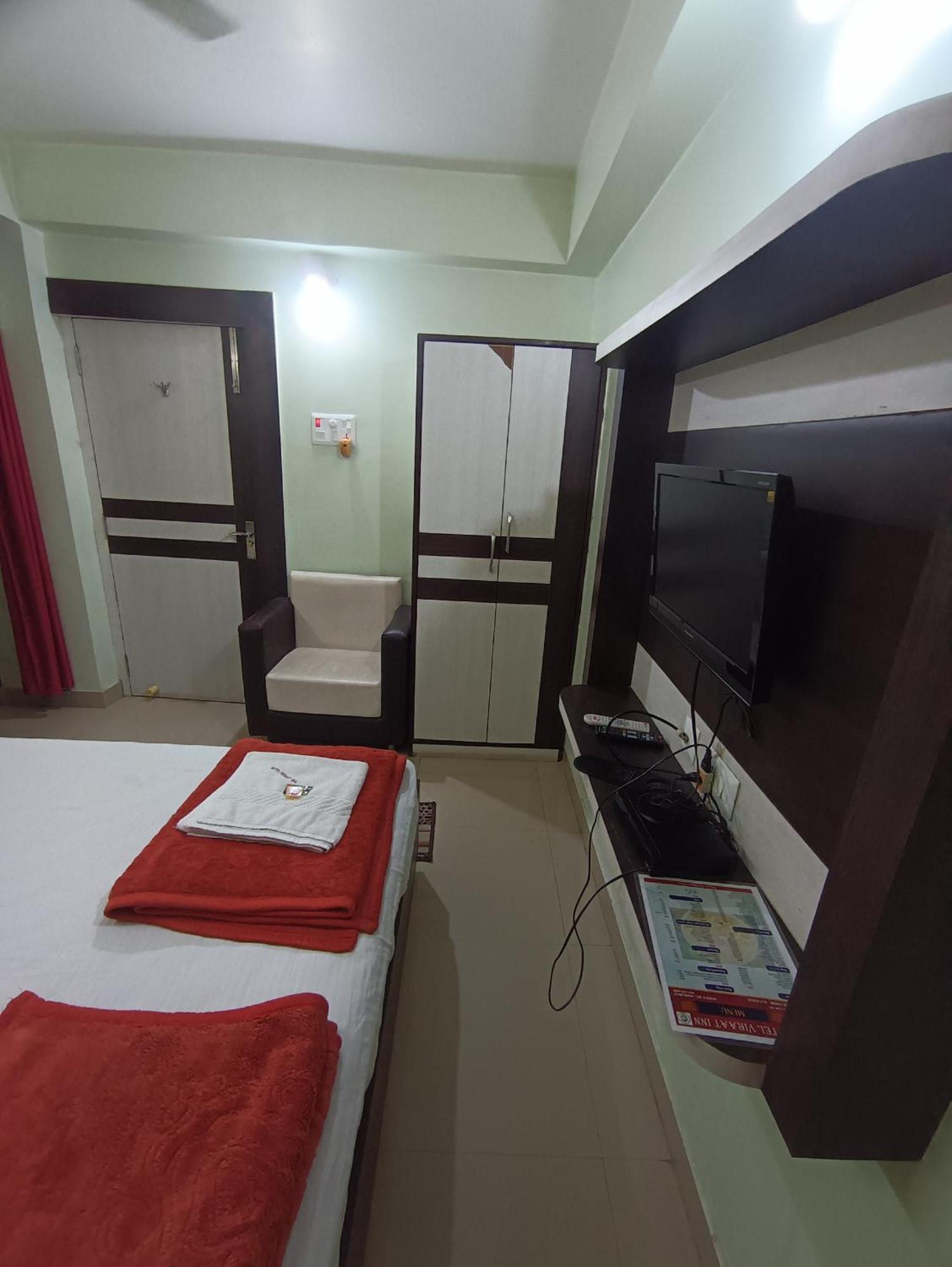 Hotel Viraat Inn Gaya Esterno foto