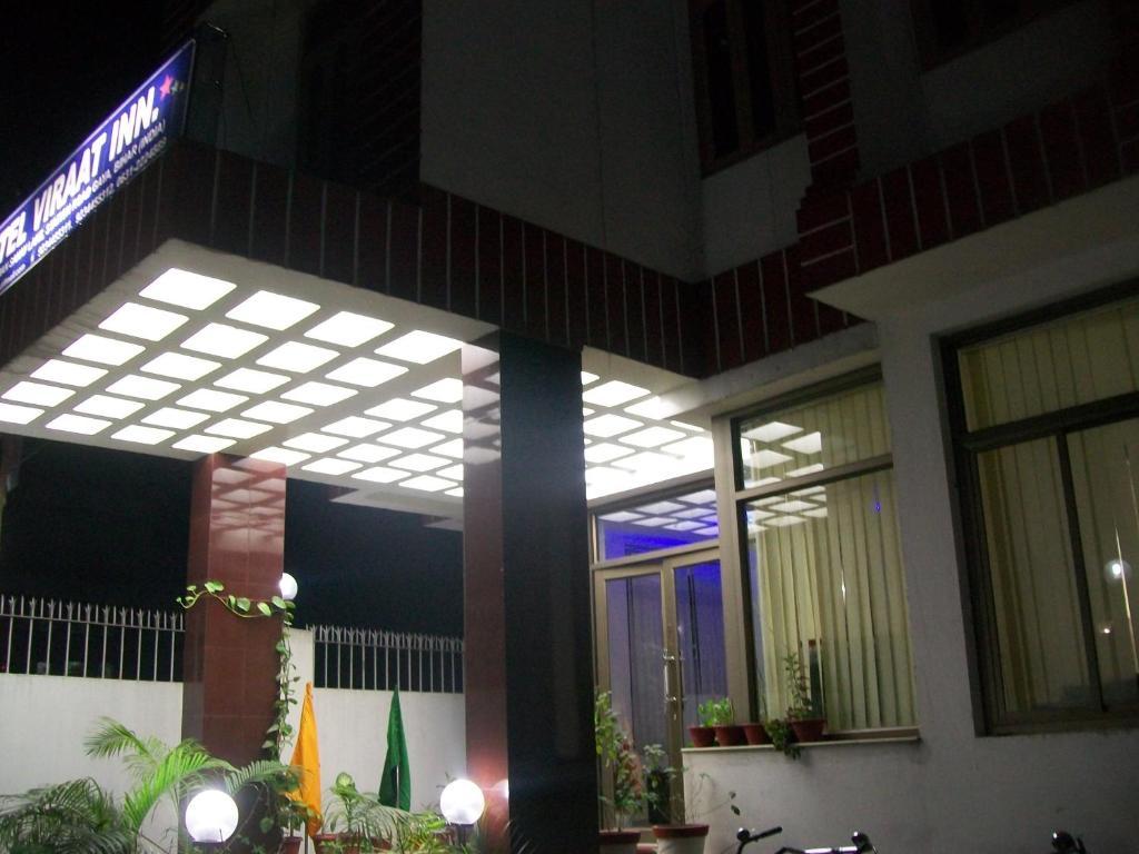 Hotel Viraat Inn Gaya Esterno foto
