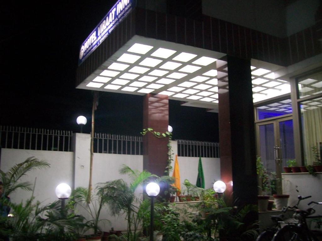 Hotel Viraat Inn Gaya Esterno foto