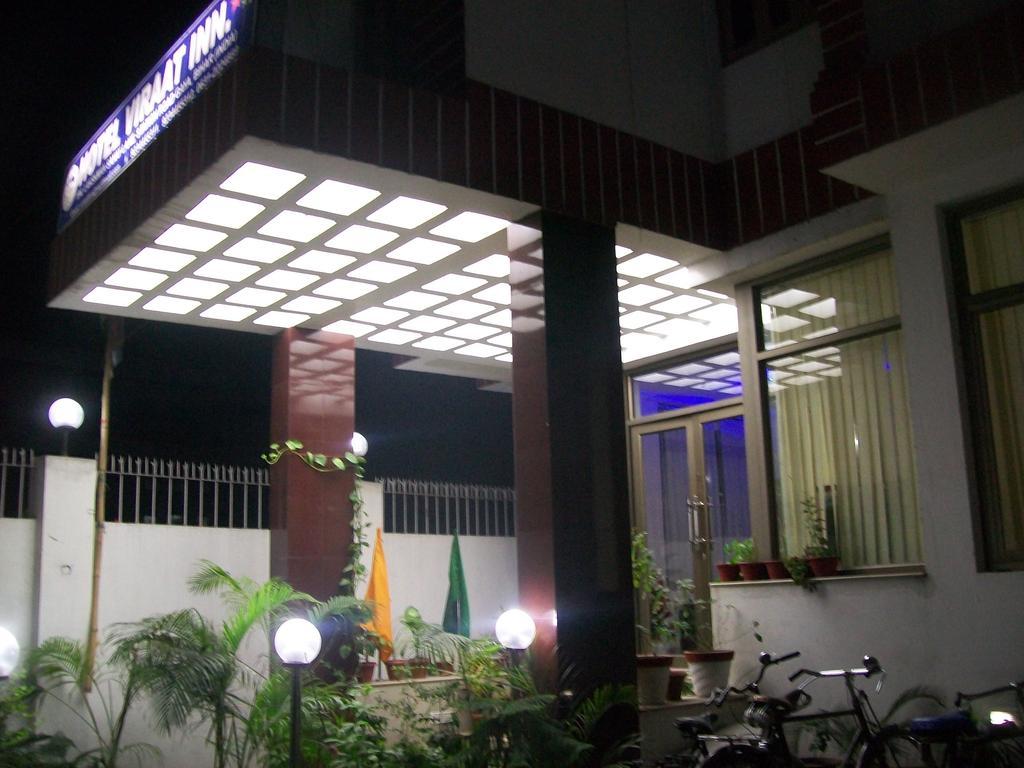 Hotel Viraat Inn Gaya Esterno foto